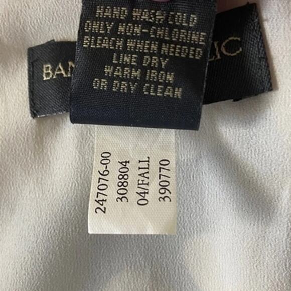 Banana Republic Floral Silk Sleeveless Blouse in Kohl – EUC Size 4 - Picture 5 of 5